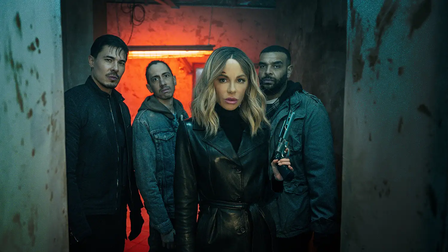 دانلود فیلم گربه وحشی (Wildcat) با زیرنویس فارسی 2 دانلود فیلم گربه وحشی (Wildcat 2025): اکشن جدید درباره یک سرقت خطرناک برای نجات یک دختر بچه